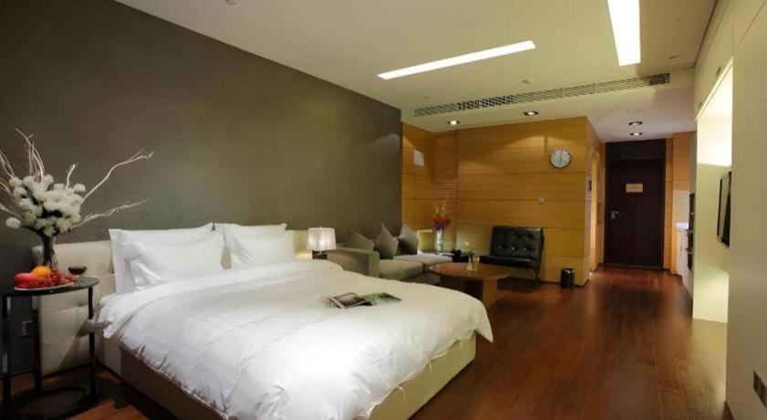 Grand Madison Qingdao Harbour-View Central（Former Qingdao Farglory Hotel） Exterior photo